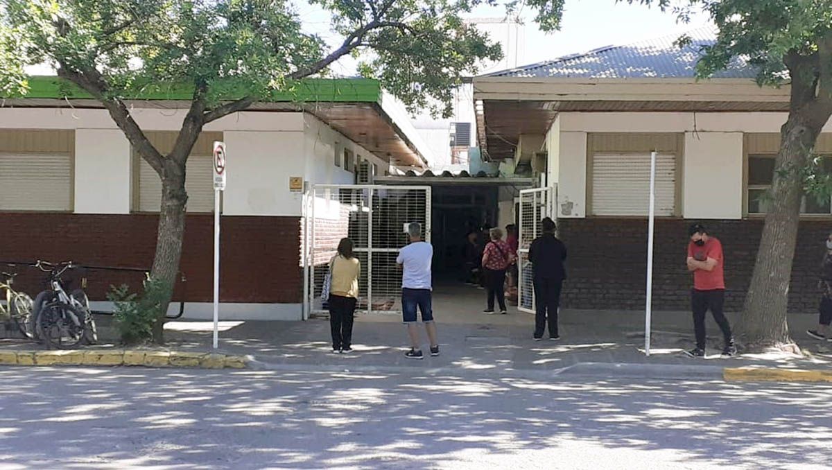 Cipolletti: los hisopados COVID demoran más que el aislamiento