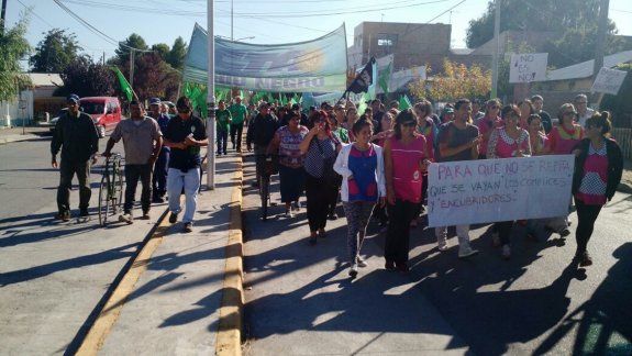 CTA se movilizó en Allen por los casos de abuso