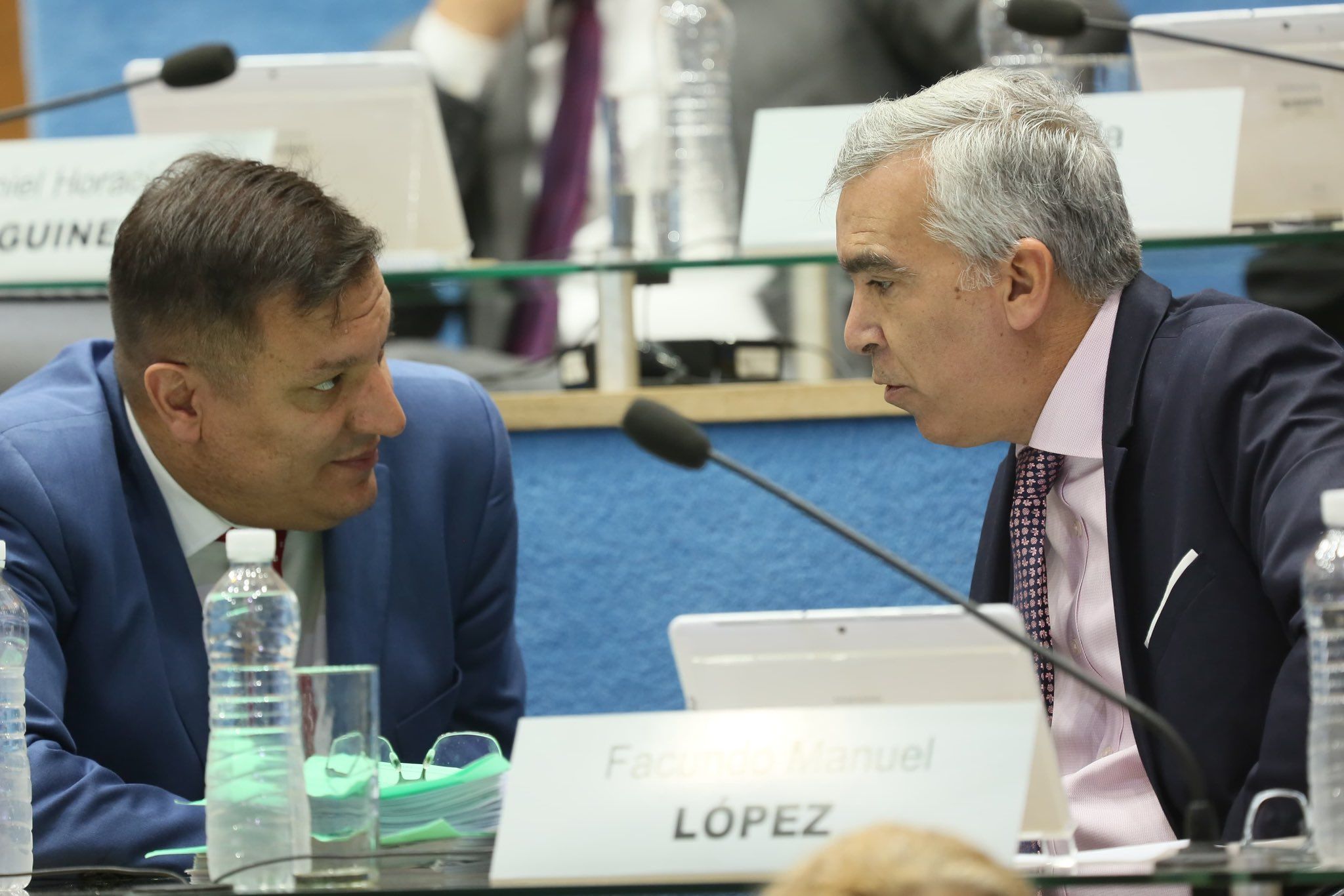 Facundo López (derecha), planteó la importancia de tener representación de un partido provincial en el Senado.