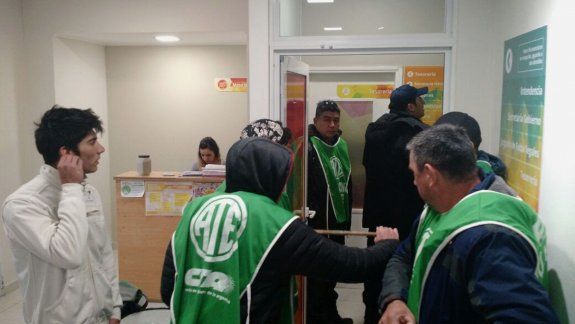 ATE decidió levantar la toma en el edificio municipal 
