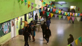 Una panorámica de la escuela 248, donde votó mucha gente. ¿Qué opinaron de la BUP? Una panorámica de la escuela 248, donde votó mucha gente. ¿Qué opinaron de la BUP?