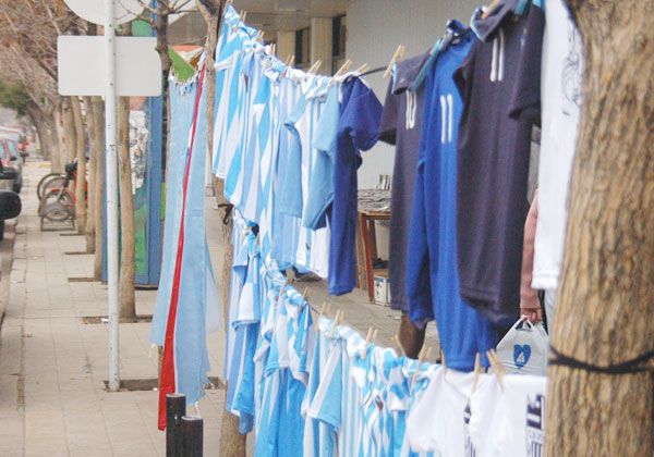 El Mundial ya empezó a jugarse en el comercio local