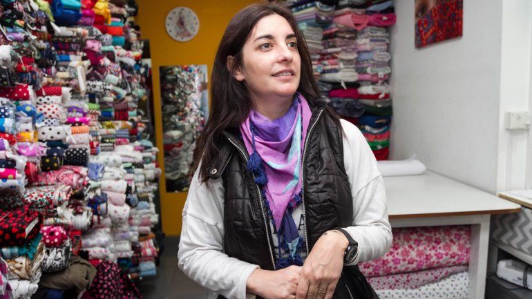 Evangelina descuenta un 15% del monto a los vecinos solidarios.