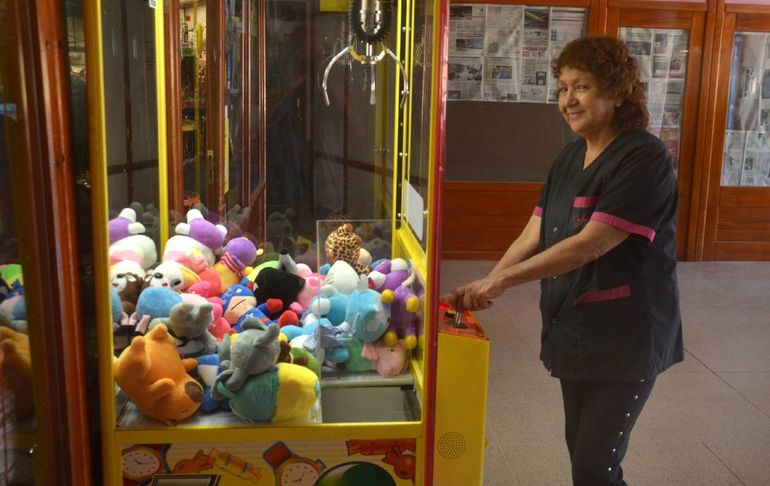 Un momento de relax para la foto. Hilda, emblema de la Terminal de Cipolletti.