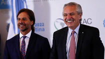 lacalle pou critico los dichos de massa sobre uruguay: disneylandia