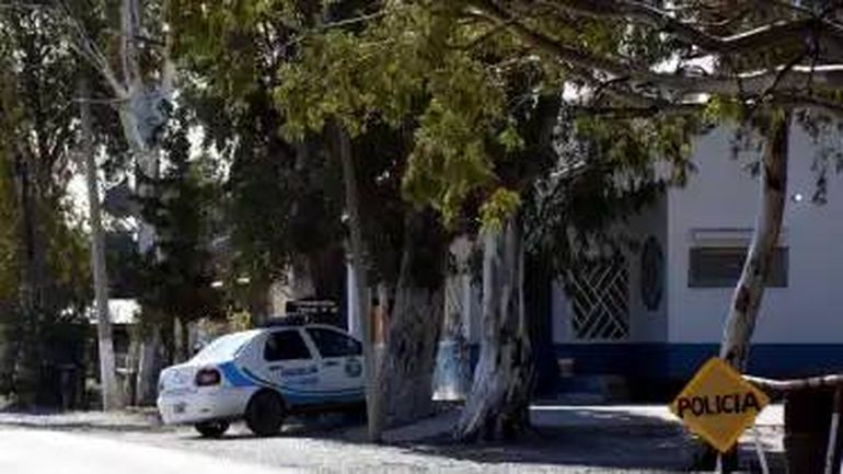 La policía del lugar se llevó todos los elogios. Los únicos héroes en la dramática tarde del Lago Pellegrini.