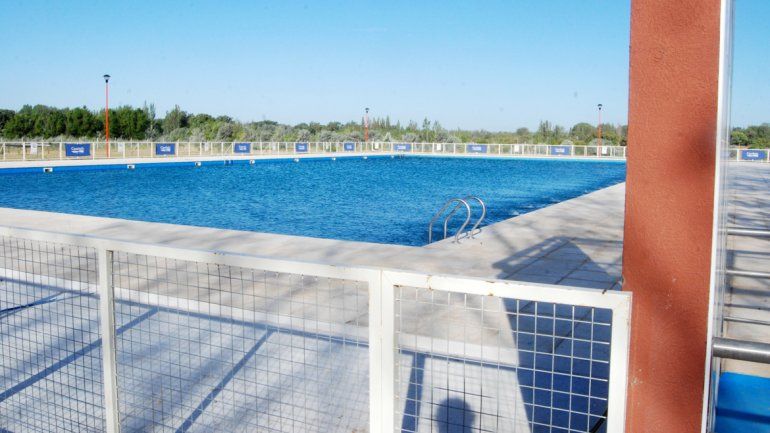 Ayer finalizaron los últimos detalles y dejaron listas las piletas para el inicio de la temporada que tendrá lugar hoy.