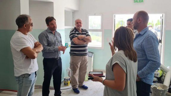 Fernández Oro: la ESRN N° 158 está en su etapa final de construcción