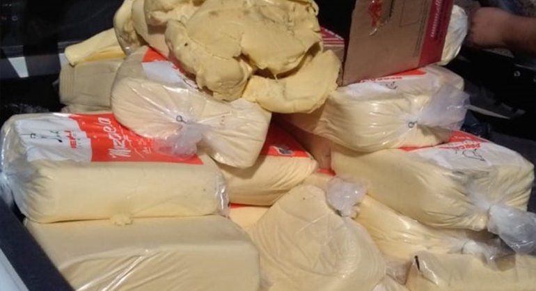 Decomisaron casi 900 kilos de queso muzzarella podrido
