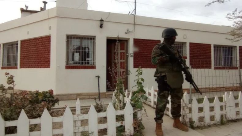 Uno de los complejos de departamentos que allanó la policía del Chubut el miércoles en Puerto Madryn. 