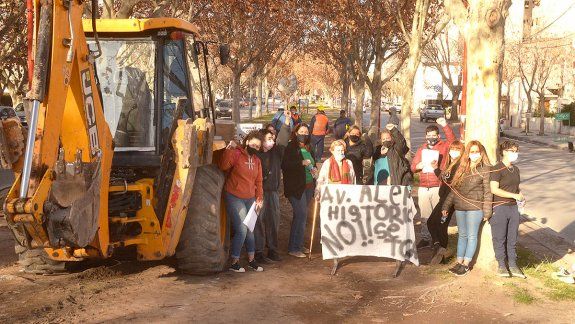 Ciclovía en Alem: niegan que se quiten árboles y monumentos