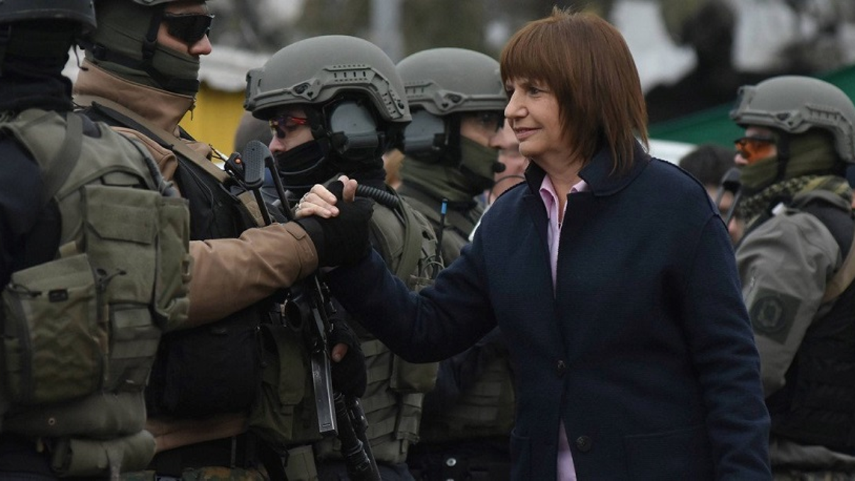 Patricia Bullrich encabeza un curso sobre narcotráfico para fuerzas de seguridad, en Bariloche.