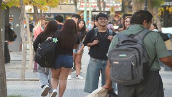 Las mochilas se vienen consolidando desde hace unos años como un implemento de uso intensivo por un número cada vez más amplio de personas, de todas las edades.