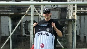 El influencer Brunenger, de 22 años, estuvo en el club Cipolletti