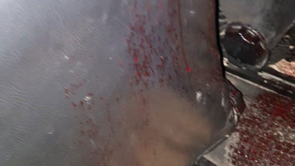 La sangre quedó desparramada en gran parte de los asientos.