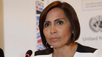 se dio a la fuga una exministra ecuatoriana refugiada en la embajada de argentina