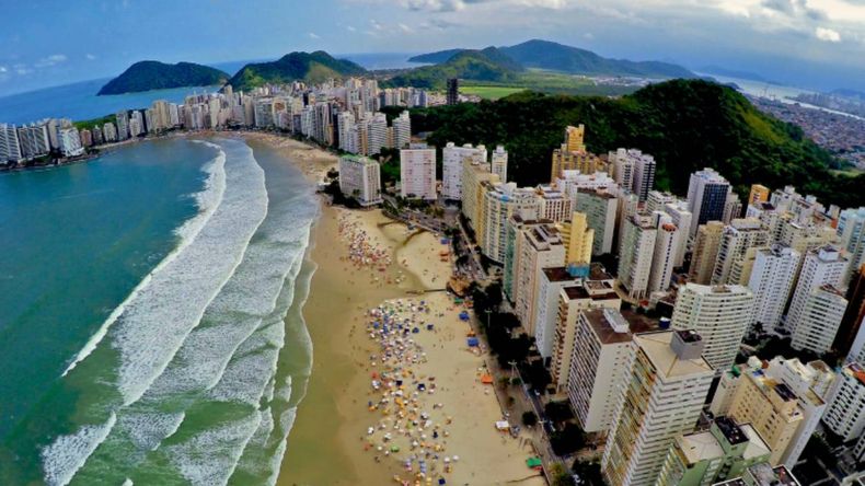 Una neuquina, entre los miles de argentinos que siguen varados en Florianópolis tras los vuelos cancelados | LMCipolletti.com Una neuquina, entre los miles de argentinos que siguen varados en Florianópolis tras los vuelos cancelados