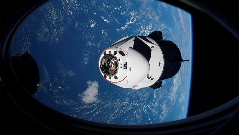 Por problemas técnicos, astronautas volverán a la Tierra con pañales