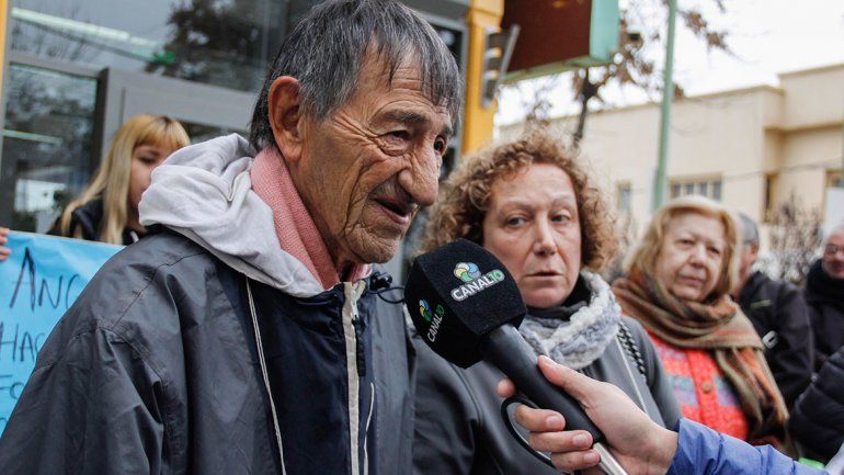 Parada participó el martes de la marcha en contra del desalojo.