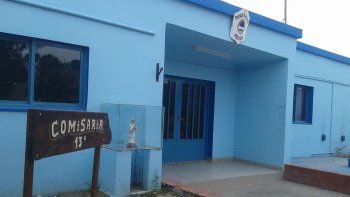 policia fue herido de un balazo en un confuso episodio