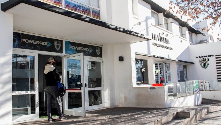 El Albinegro reabrió las puertas del club