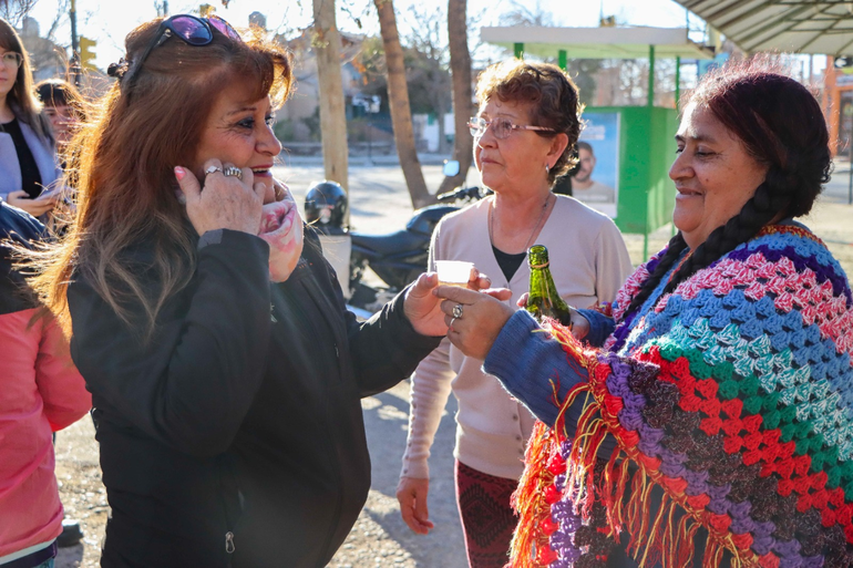 Uberlinda ofrece caña con ruda cada 1 de agosto. Uberlinda ofrece caña con ruda cada 1 de agosto.