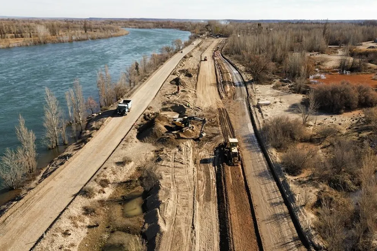 La obra de pavimentación se extiende por 4 kilómetros, contemplará obras hidráulicas y espacios de recreación.