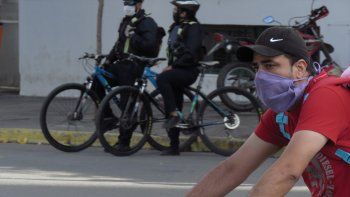 circular sin protector facial sera considerado un delito