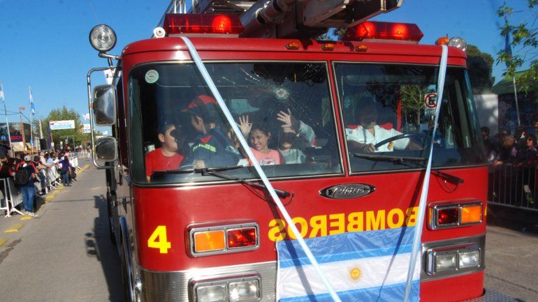 Miles de cipoleños salieron a la calle a celebrar el cumple de la ciudad