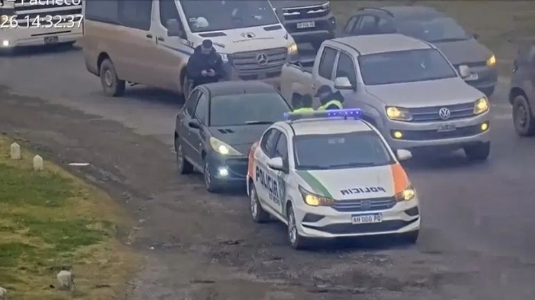 El auto Peugeot 207 fue interceptado cuando transitaba sobre la Ruta 22.&nbsp;