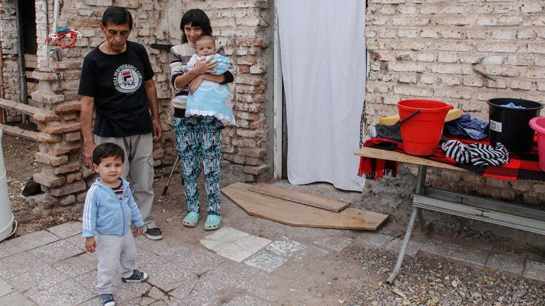 La familia ya está viviendo en una casa ubicada en El 30. Necesitan una estufa eléctrica para pasar el invierno.
