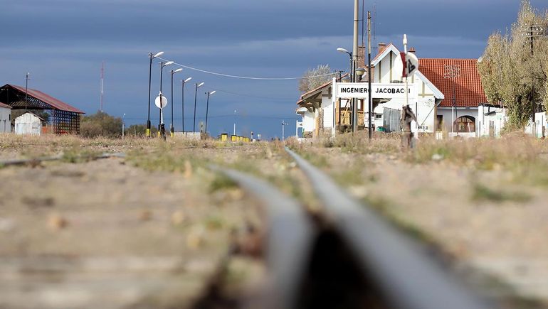 El tren es una movilidad segura y económica para cientos de familias de la región sur de Río Negro.