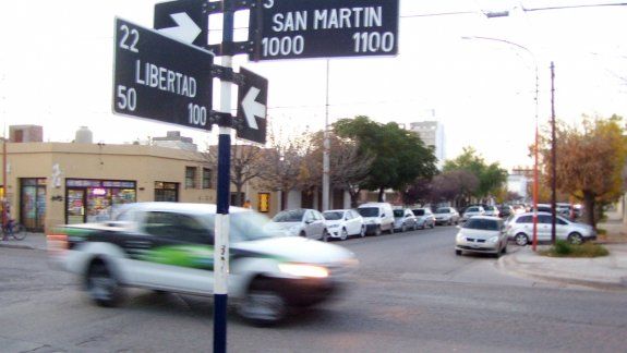Los trabajadores atraparon al ladrón cuando huía por calle Libertad.