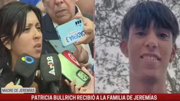 Romina se reunió con la madre del adolescente asesinado. | LMCipolletti.com Romina se reunió con la madre del adolescente asesinado.