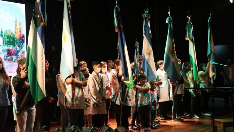 La Escuela N&deg;53 cumpli&oacute; 100 a&ntilde;os y la ciudad lo festej&oacute; con todo