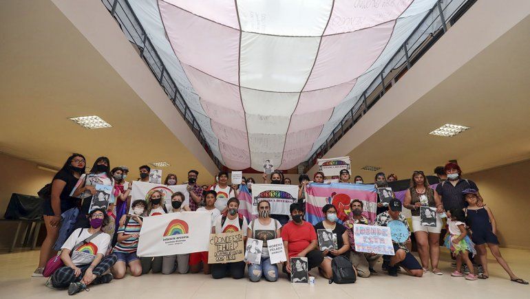 El banderazo por la memoria trans llegó a la provincia