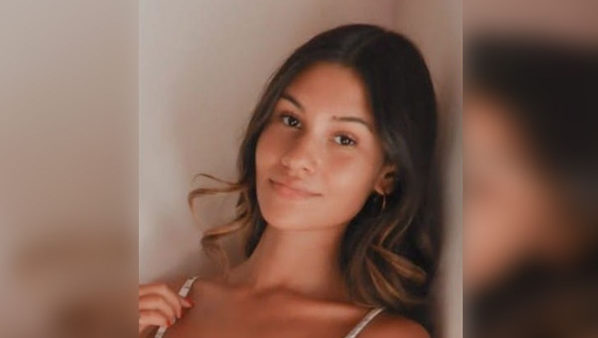 Agustina había llegado de La Pampa para estudiar Medicina en la Unco. La mataron a golpes en la casa de su vecino, Pablo Parra, el único acusado. Sospechan que la atacó por que ella rechazó sus intenciones sentimentales.&nbsp;