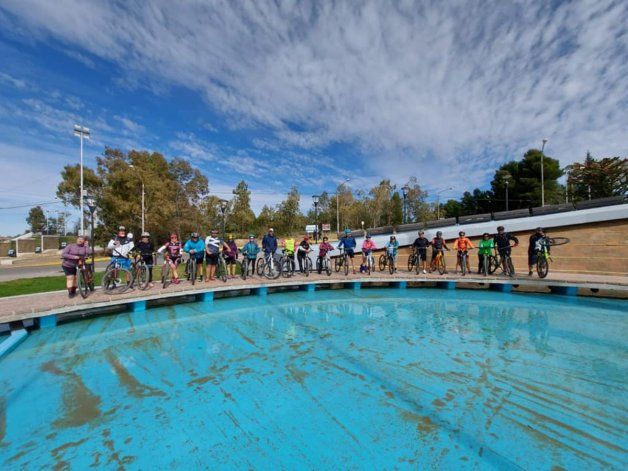 Pedalearon a Neuquén para homenajear al ciclista fallecido