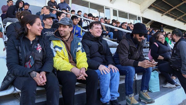 En medio de su gira, Nahuel Pennisi estuvo en La Visera acompañando a Cipo