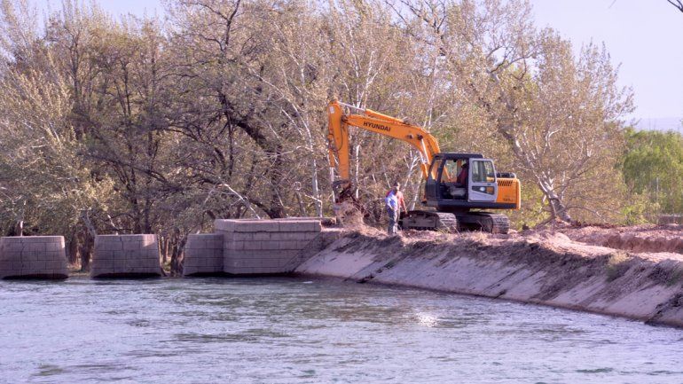 El Consorcio local reacondicionó el talud para normalizar el riego.