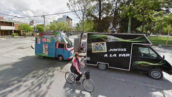 un nene fue a comer un pancho a la plaza y recibio una descarga electrica