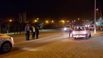 fiestas clandestinas: 11 presos y policias heridos