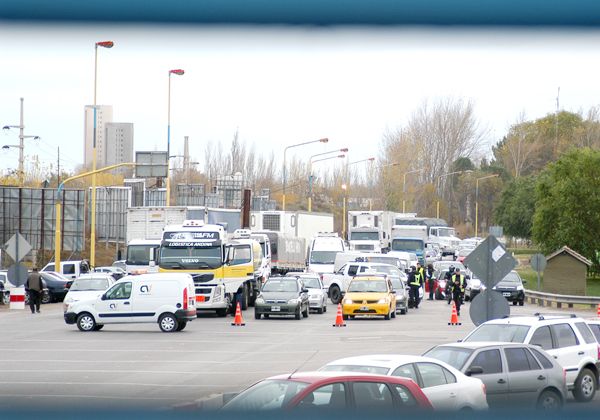 Caos vehicular por protesta neuquina