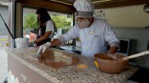 bariloche anticipa su fiesta con chocolate en la plaza