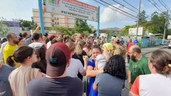 Un horror: asesinó a hachazos a 4 nenes en jardín de infantes