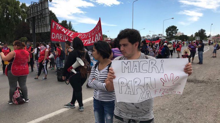 Luego de tres horas de corte en los accesos a los puentes, levantaron la protesta