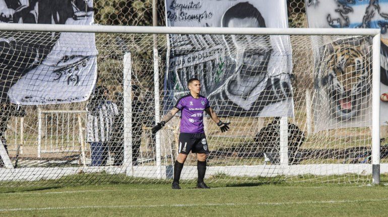 Verón en el arco de Cipolletti