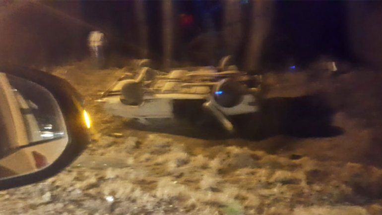 Un joven de 23 años murió en un brutal vuelco en Villa Manzano