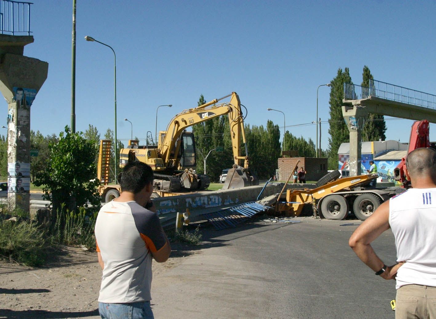 Un camión petrolero chocó en febrero de 2010 en el mismo lugar que lo hizo otro el pasado viernes por la noche.
