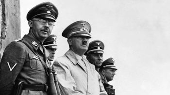 Adolf HItler, junto a los máximos jerarcas nazis, en la éoca de apogeo del Tercer Reich.